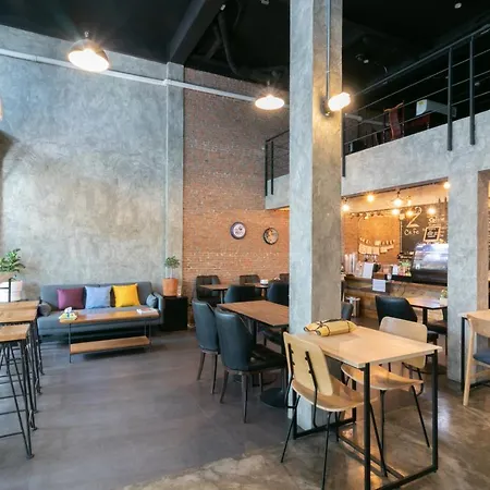 Zleepmotion Bangkok Hostel